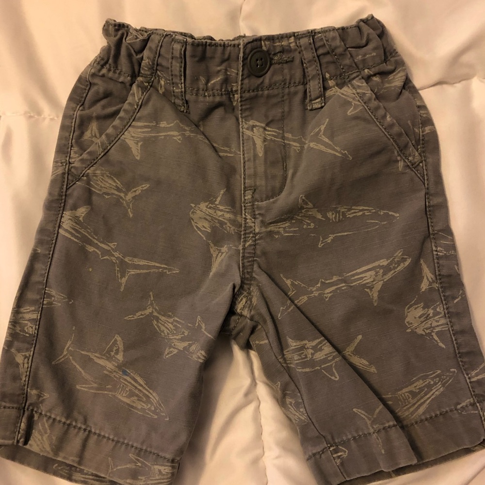 Toddler boys OshKosh shark shorts 3t